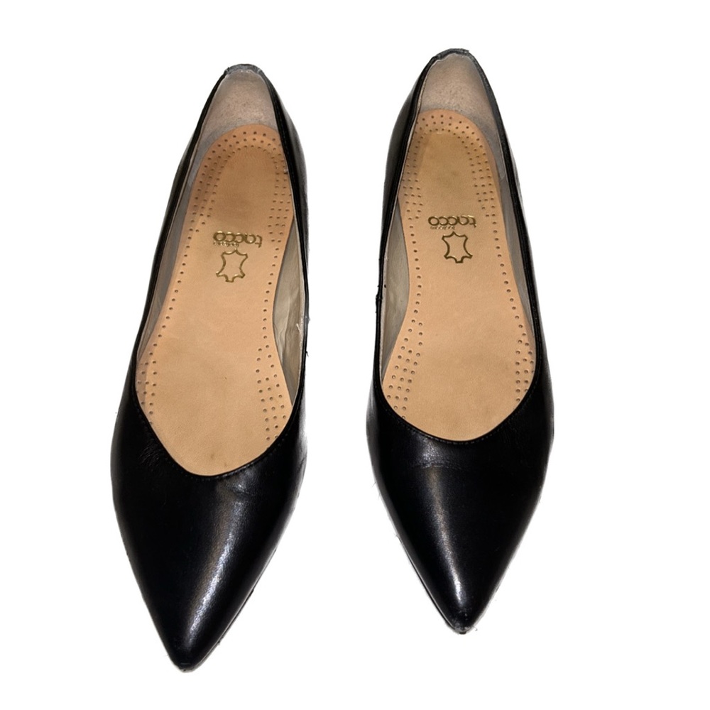Classic Marc Fisher black flat